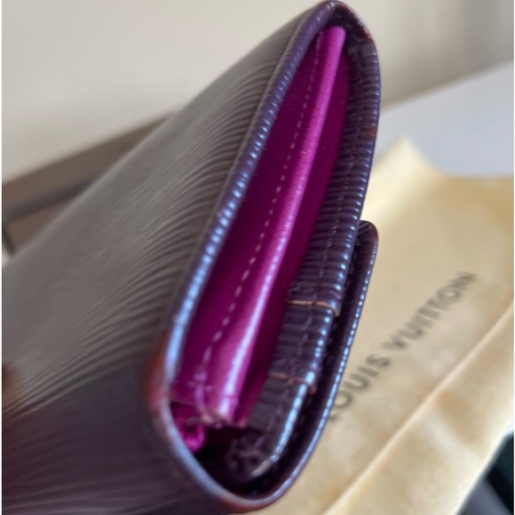 Authentic Louis Vuitton Purple Epi Long Wallet w/Snap Closure 🔥STUNNING🔥 - Picture 6 of 16